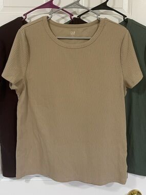 5/$40. Gap ribbed T shirt